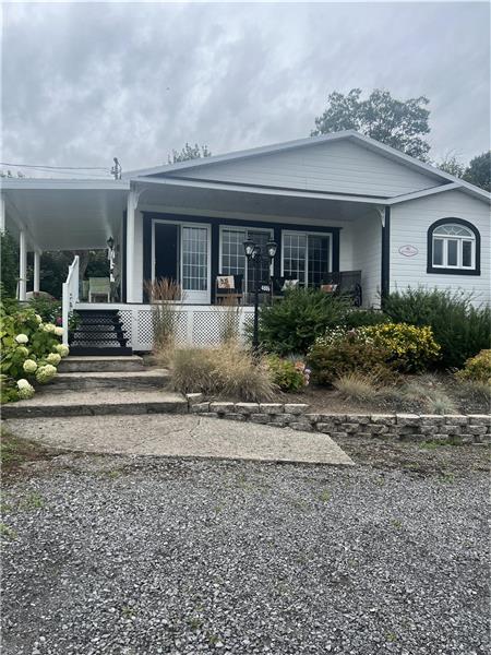 Le Carmichaël st-jean 2 bedroom + hidebed View on the st-lawrence river. 20 min of the citym