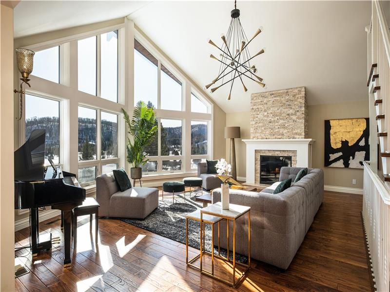 Chalets MONT-TREMBLANT & SURROUNDINGS  -  Lakefront/ Golf/ Ski