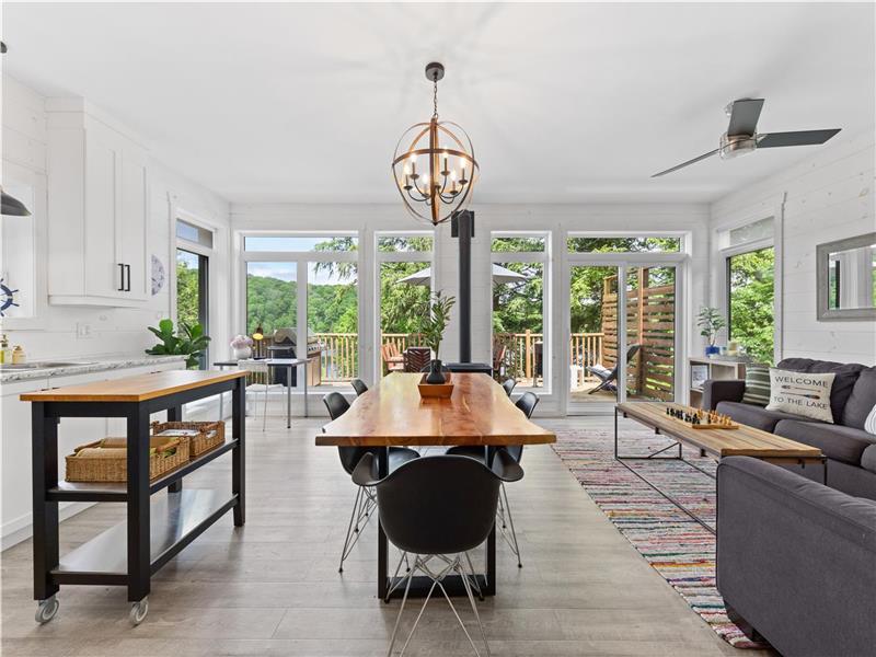 Lakeside, 3 bdr cottage, family environment