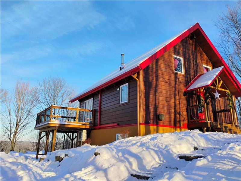 Chalet au toit rouge