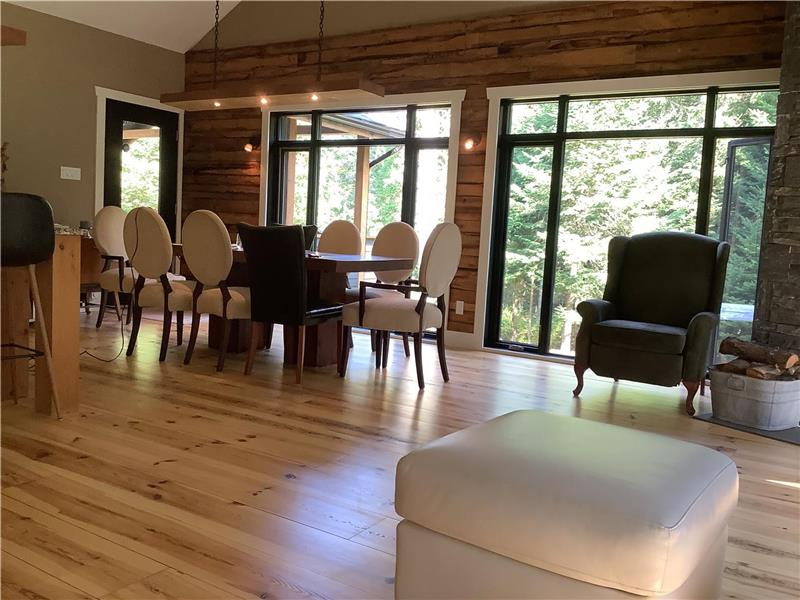 Chalet dans la nature,à proximité de plusieurs activités sportives,vous charmera avec sa forêt