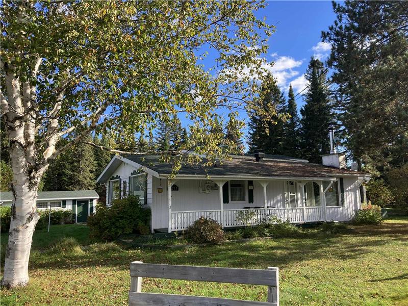 L'Épinette - vintage et chaleureux, spa, foyer, salle de jeux, abordable !