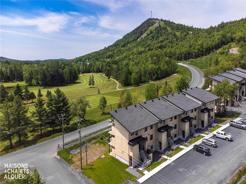 Le Bonheur d'Adstock