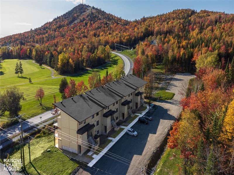 Le Bonheur d'Adstock