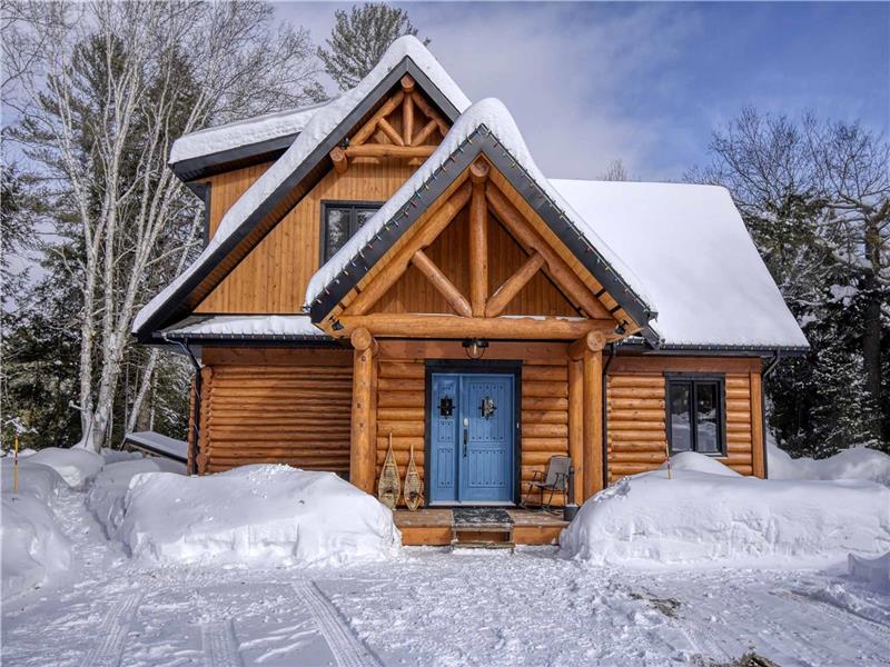 Waterfront Chalet with Spa – Nominingue - The Mékinac