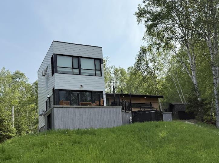 The Dazzling: Monthly stay, Nature, Hot tub & Serenity