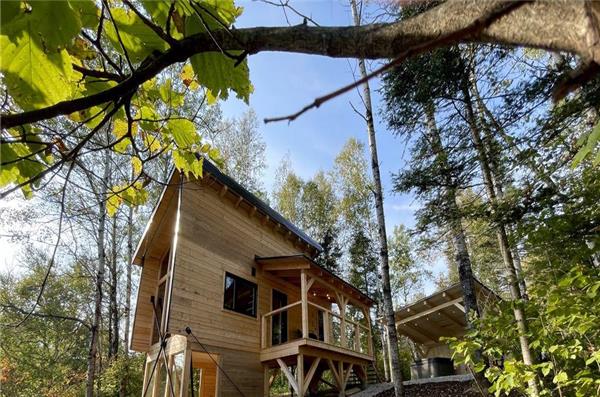 Cabaneternité : Cabane Aquilas