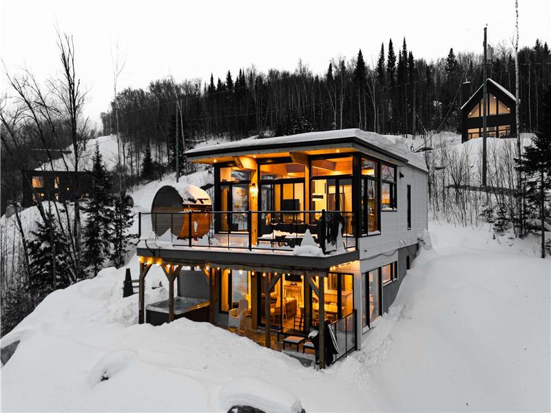 Ski Condo with Spa or Sauna | Mountain | L'Élégant et la Bohème