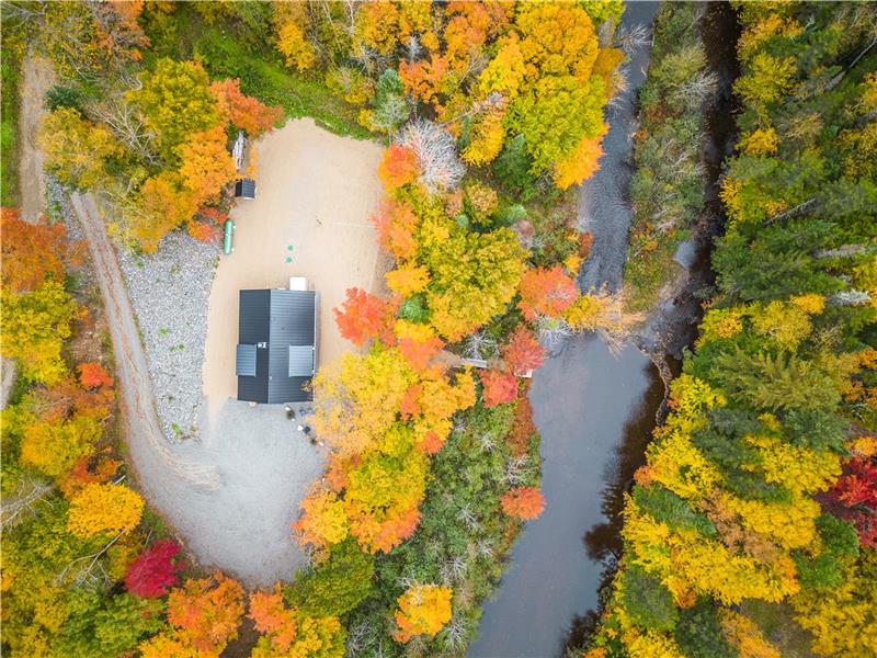 Chalet l'Exode - bord de la rivière & spa