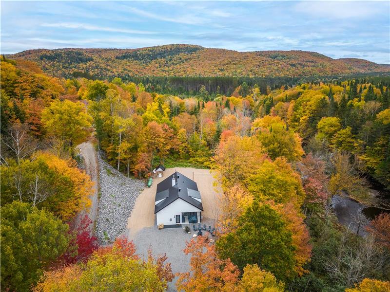 Chalet l'Exode - bord de la rivière & spa