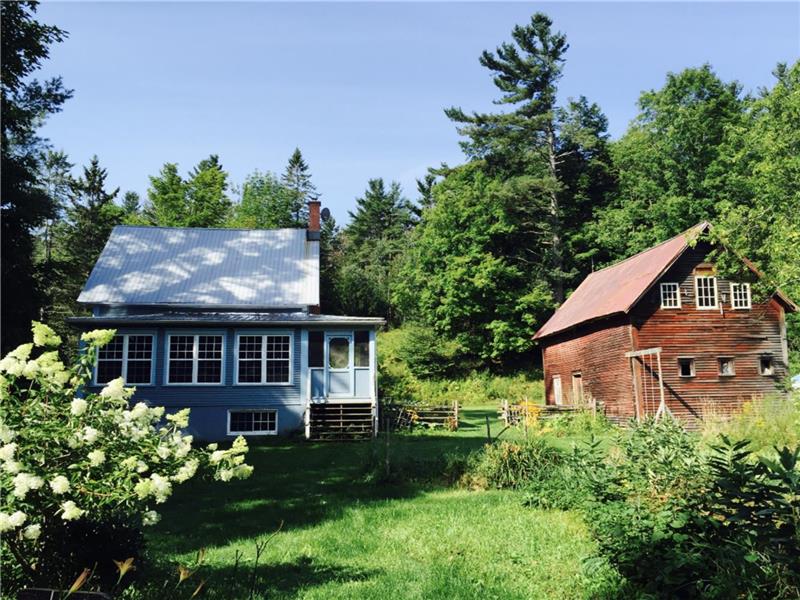 Charming house just a stone's throw from a river