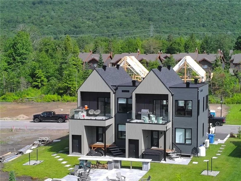 Spa et Vue sur la Montagne | World Cup