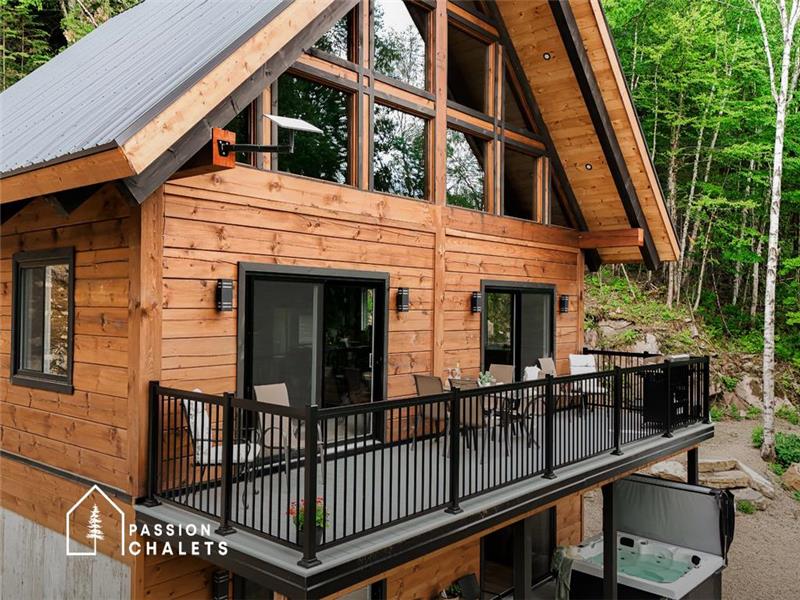 * PASSION CHALETS *| AUX PIEDS DU ROCHER | BILLARD - SPA - MODERN & RUSTIC - SNOWMOBILE
