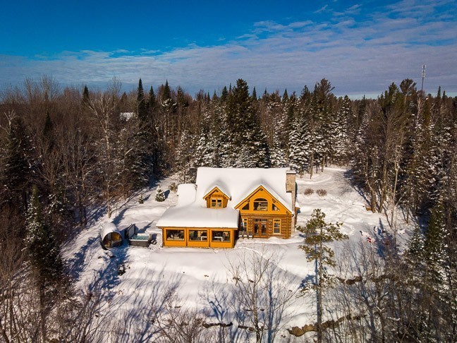 Chalet Black Eagle Spa bord de Lac Fiddler