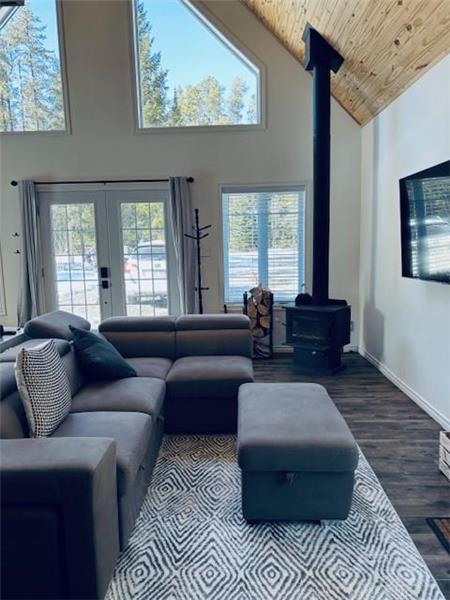 Chalet entre Pins et Loup: tranquillité en nature à 2 km de la Réserve Mastigouche