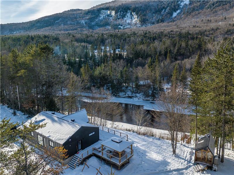 P'tit Plateau|Valley Bras du Nord|Spectacular vu|Sauna|River|Fire Place|EV Charger|Bike|Kayak|SUP