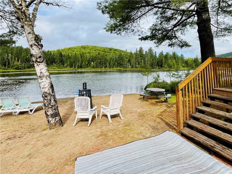 * PASSION CHALETS * | LE MAWI | LAKEFRONT - BEACH - WATERCRAFTS - DOCK - FIREPLACE - PET FRIENDLY