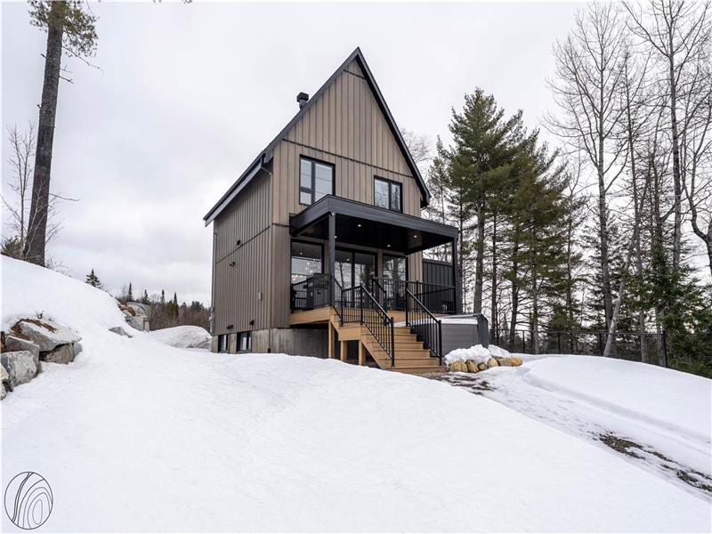 *Galaxia|Le Raffiné | hot tub | Riverfront