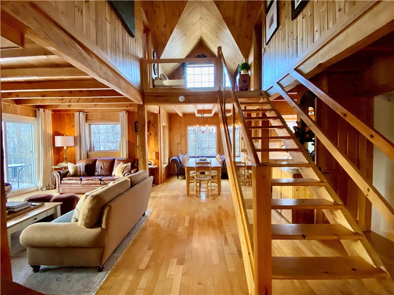 Domaine Birchwood Luxurious, Spa, 10 Acres private forest, Access QUAD/SKIDOO Mandeville, Lanaudiere