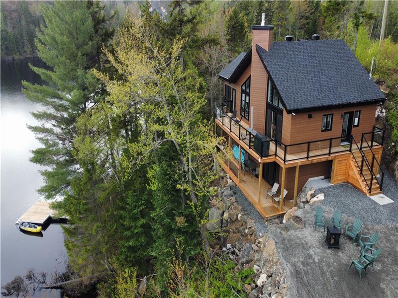 O'Chalet 13 - Lakeside, panoramic view, upscale, billiard, fishing, large dock, 3-sided fireplace