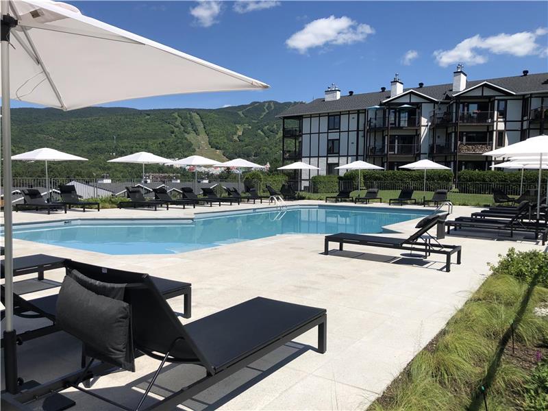 LAKE TREMBLANT PINOTEAU TOWNHOUSE $4000 per month SUMMER 2026