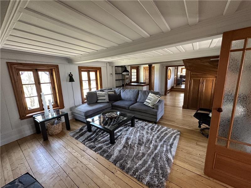 Chalet Le Patrimoine | Peaceful Riverfront Stay