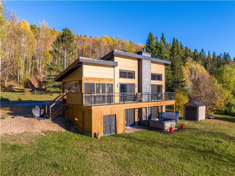 Le Bixan | Hot Tub | Waterfront | Fireplace | Pet Friendly!