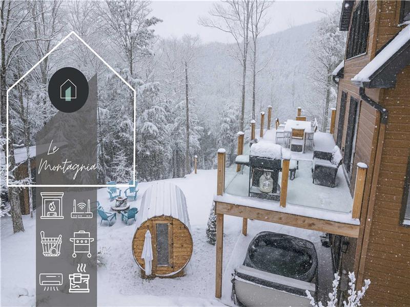 Montagnia Escape: Tremblant with Hot Tub & Sauna