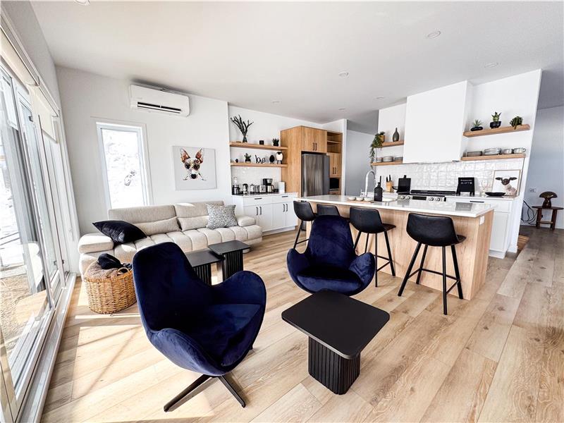 Loft in Charlevoix by the river