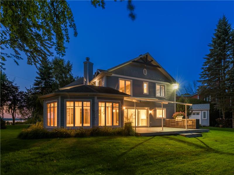 Lac-Brome | Waterfront | Stunning lake view