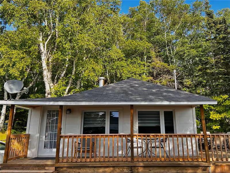 Petit chalet à 2 pas du fleuve Saint-Laurent