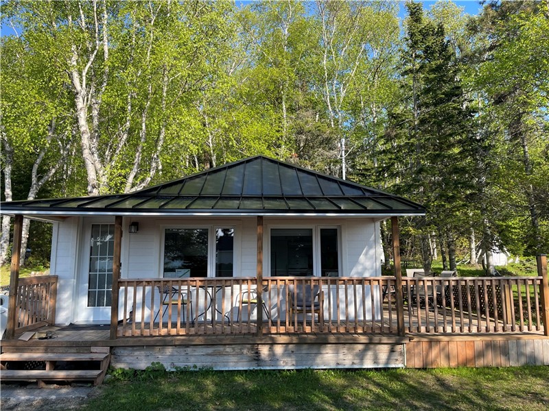 Petit chalet à 2 pas du fleuve Saint-Laurent