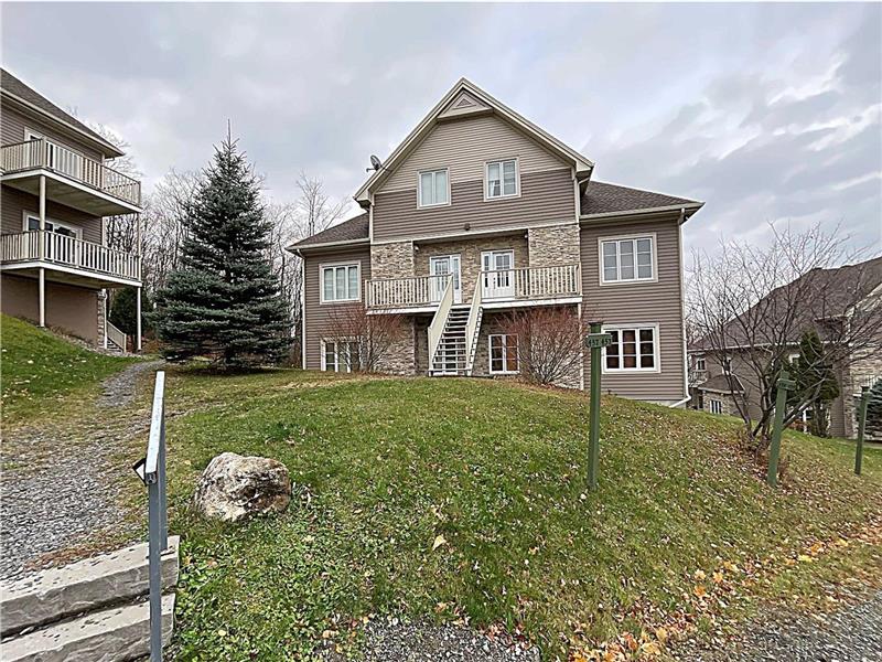 CHALET-CONDO SKI & BIKE-IN / SKI & BIKE-OUT