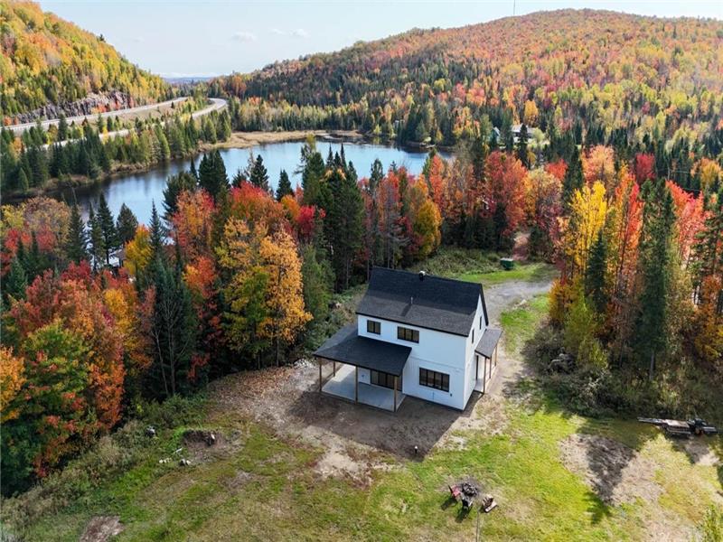 Chalet Bèlkay | 1h from Montreal |Lake, hot tub, firepit