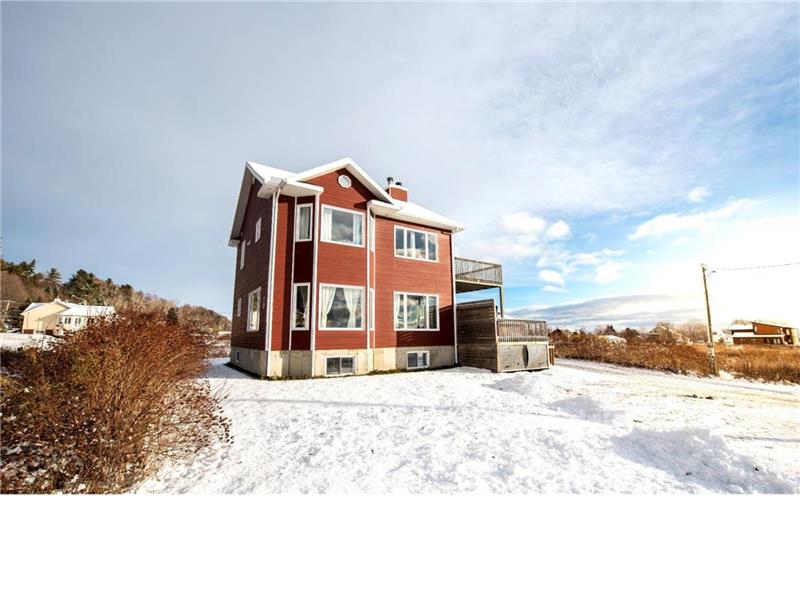 Albatros | Spa, Pool Table & River View