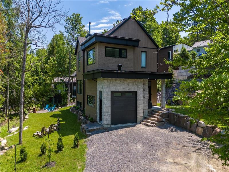 Spa, Billard, Accès au Lac | Le 515 Beaulac