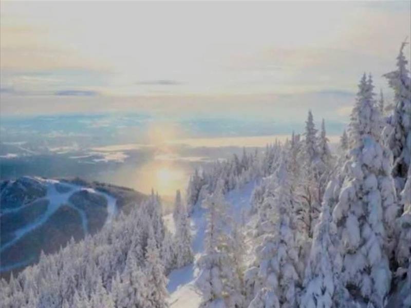 Condo Mont Orford: Swimming pool, 2 Jacuzzis, terrace, national park 5 min!