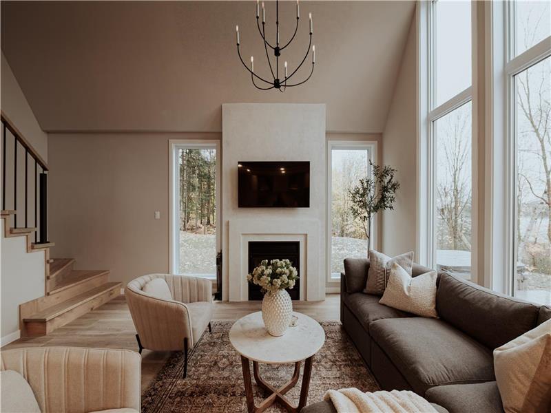 Organik - Spa/Waterfront/Pool table