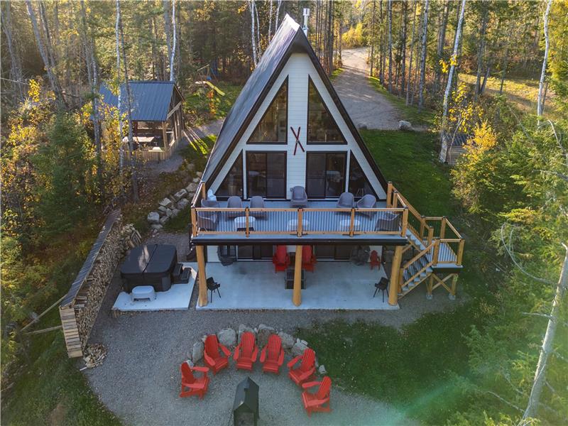 Splendid A-FRAME on the Mekinac River * Breathtaking Views & Tranquility & SPA