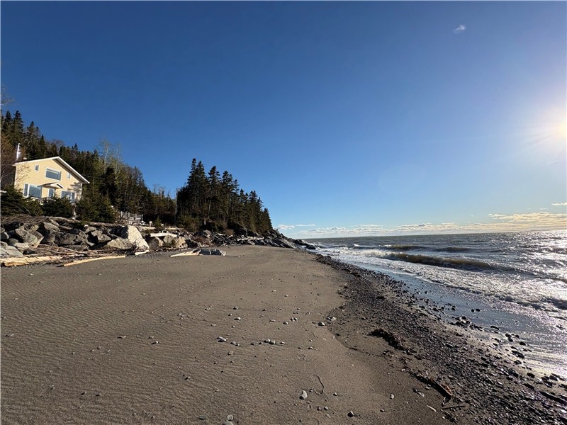 Cosy Cottage for rent (waterfront) - Private beach - Bas-St-Laurent