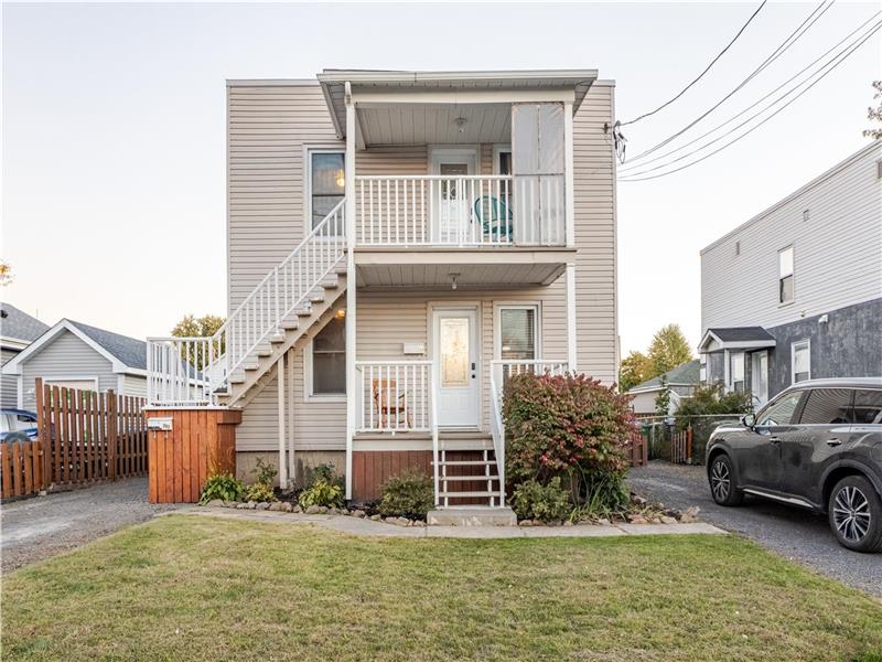 Spacious Family Home with Private Spa, BBQ & Garden – 15 Guests – 7 Bedrooms