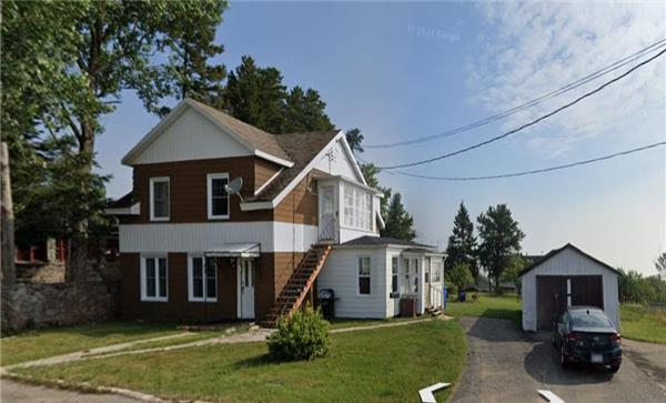 Apartment in Saint-Siméon with private land and superb view of the river