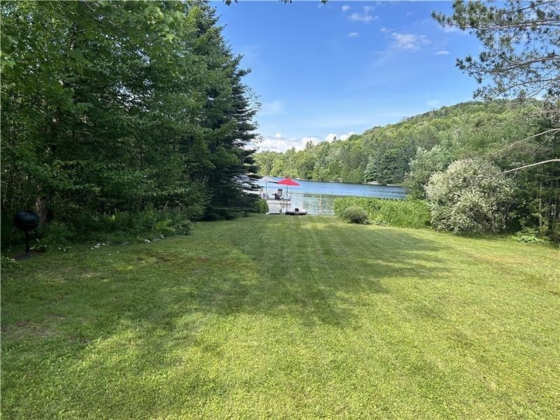 La Perle du Lac Vert: Lakefront w/SPA, close to ski Avalanche (32-night minimum)
