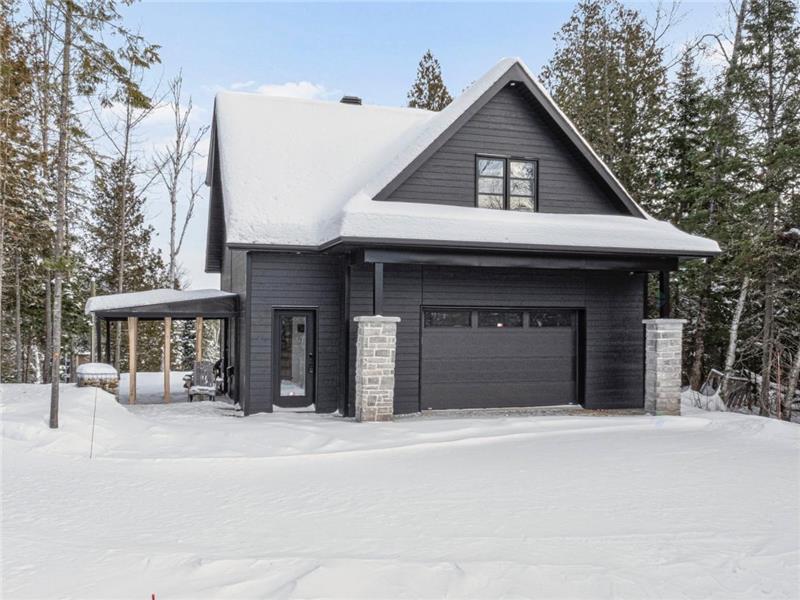 3-1/2 + double garage 22,5 pi x 20,5 pi