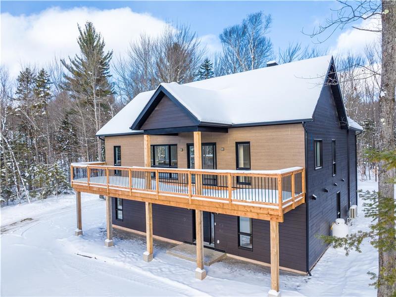 Spa, Pool Table & Comfort | Chalet le Barista