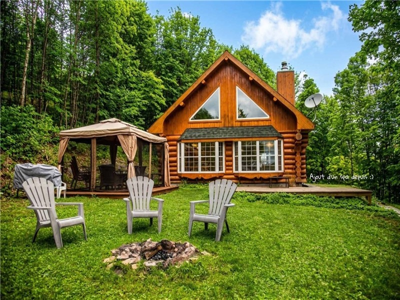 *PASSION CHALETS* | LES DOMAINES CACHÉS | LAKE ACCESS - LOG CABIN - BBQ - SPA - FIREPLACES - GAZEBO