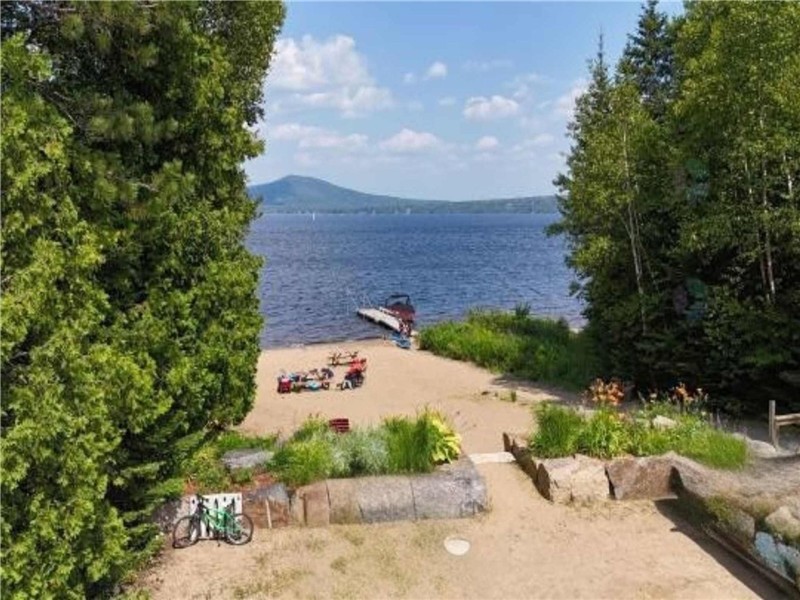 * PASSION CHALETS * | REPÈRE 78 | FIREPLACE - POOL - SKI - SNOWMOBILE - BEACH & LAKE ACCESS - KAYAKS