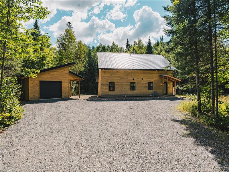 Chalet Lunaris - waterfront with spa