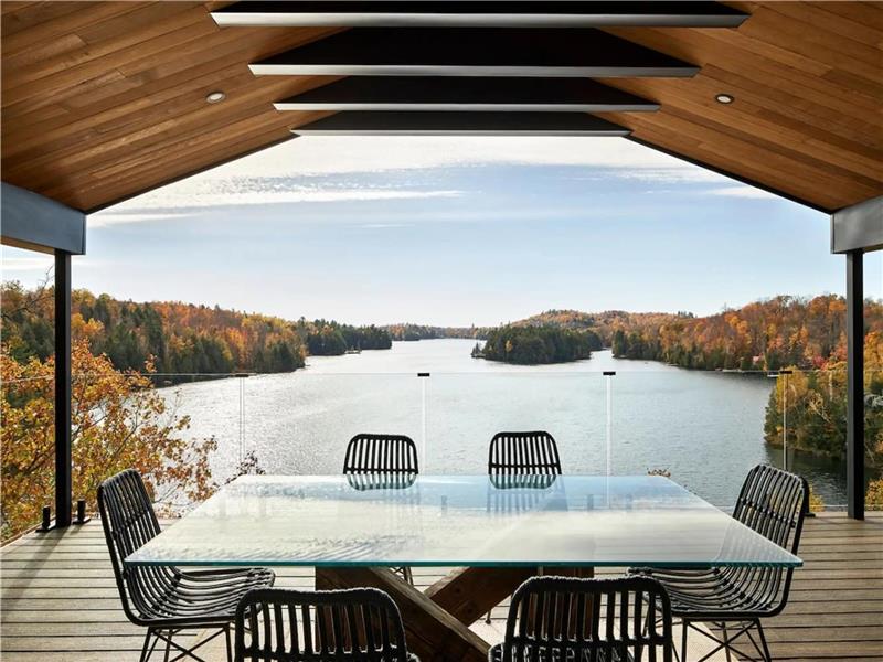 Stunning Waterfront Retreat • Breathtaking Views