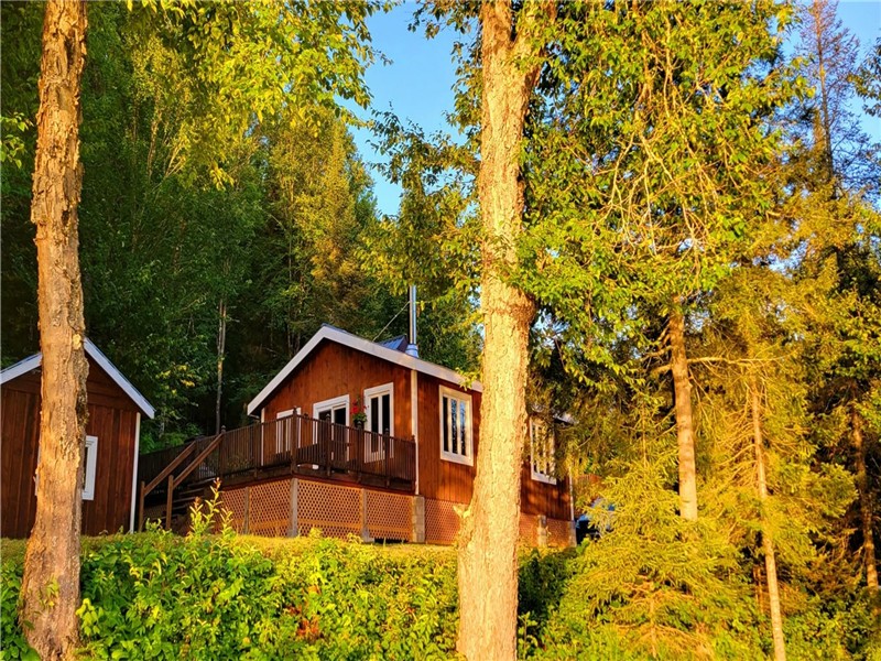 Le Chaleureux - Rivière Picanoc Danford Lake